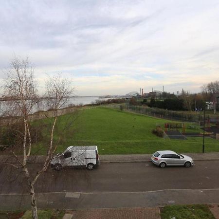 Fabulous Room With En-Suite Bathroom And Shared Kitchen Thamesmead  Екстериор снимка