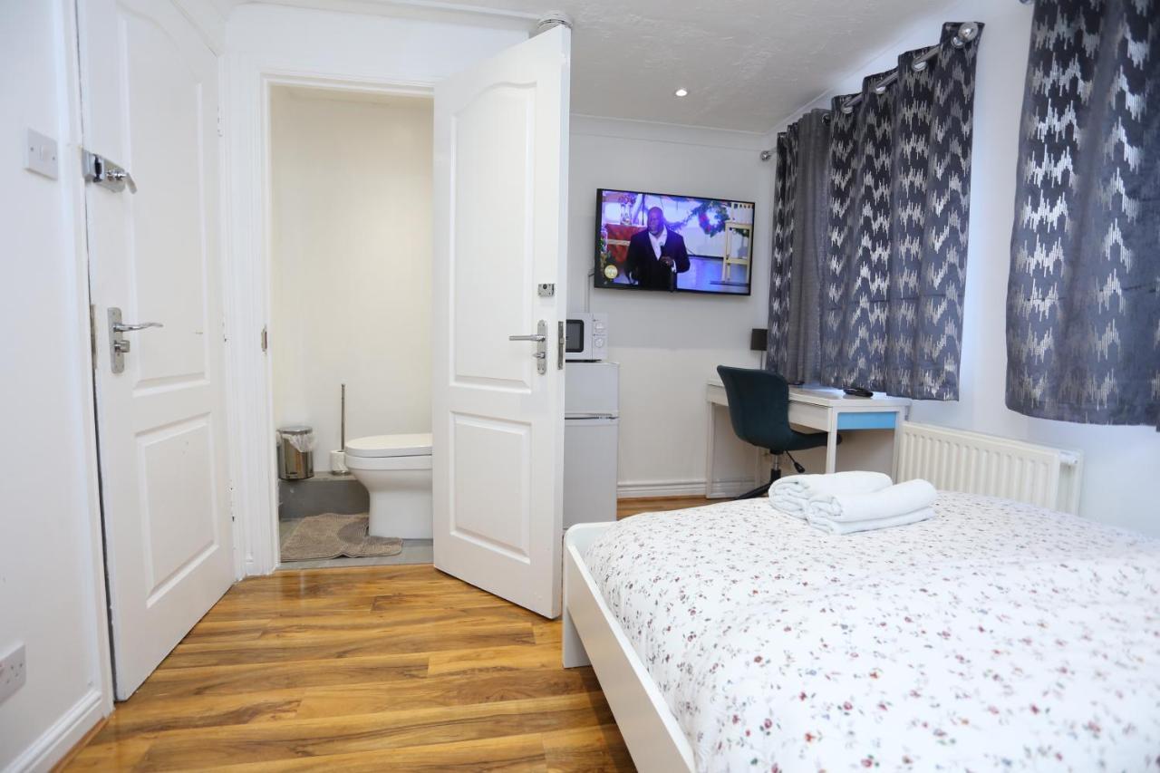 Fabulous Room With En-Suite Bathroom And Shared Kitchen Thamesmead  Екстериор снимка