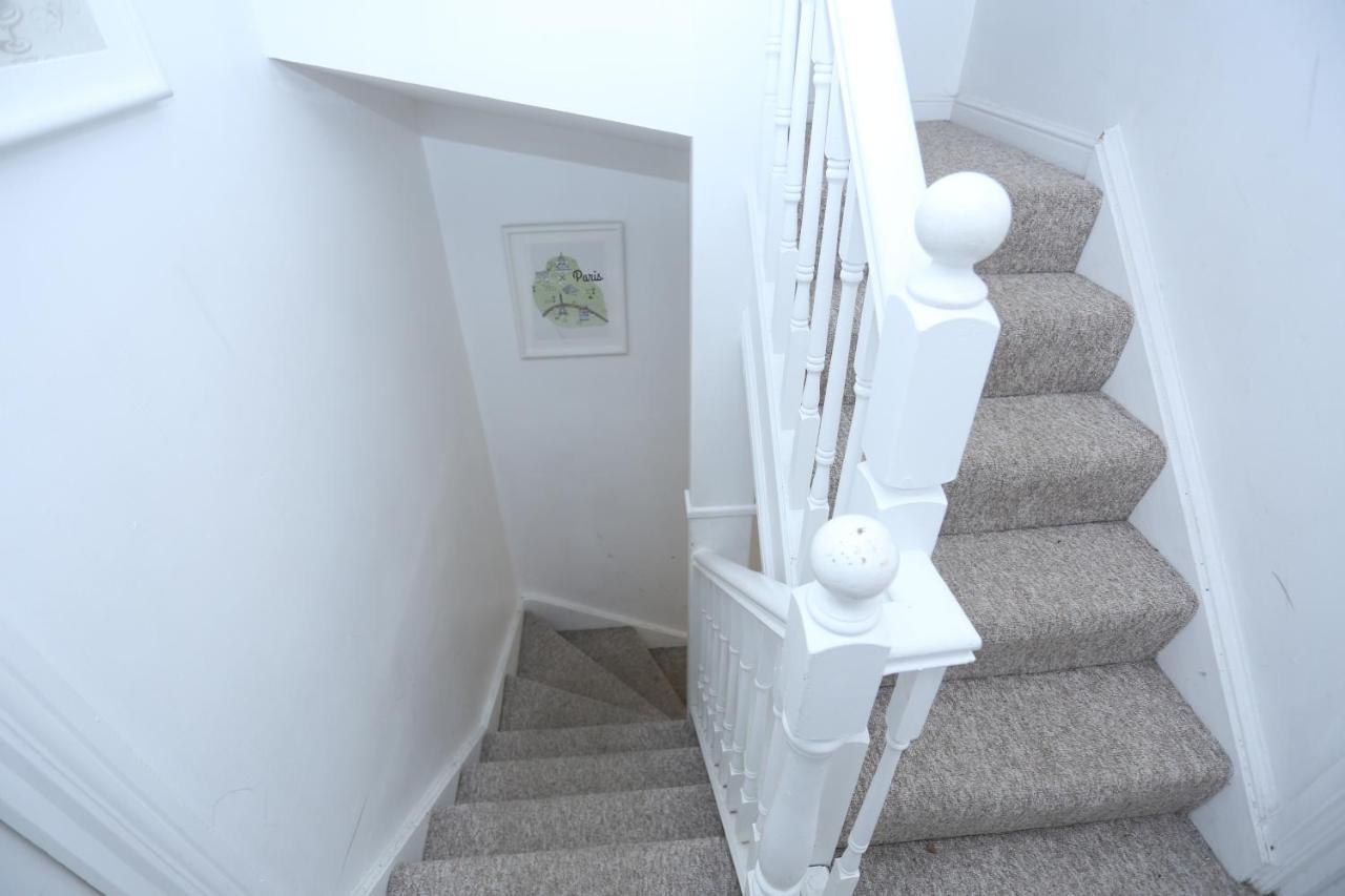 Fabulous Room With En-Suite Bathroom And Shared Kitchen Thamesmead  Екстериор снимка