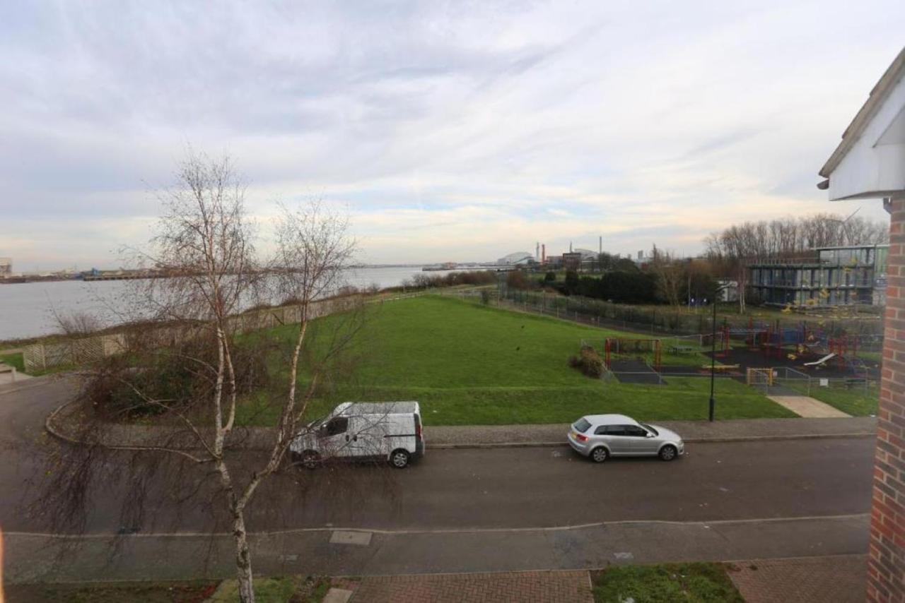 Fabulous Room With En-Suite Bathroom And Shared Kitchen Thamesmead  Екстериор снимка